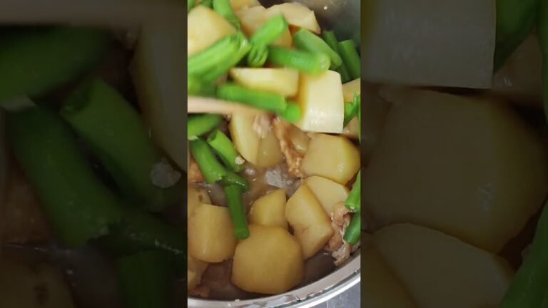 2023年7月31日。じゃがいも、インゲン、油揚げの煮物。うまい😋