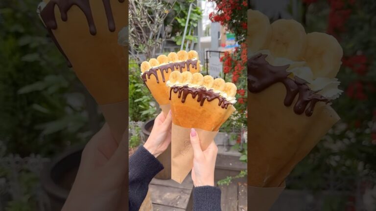 甘々チョコを垂らした焼きたてクレープ！香ばしい生地のパリパリ感もたまらない【クレープとエスプレッソ：表参道】