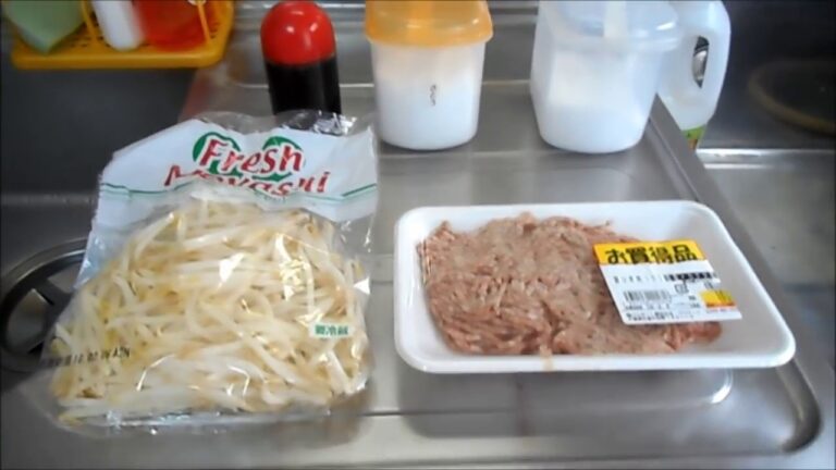 豚ひき肉のもやし炒めを作る