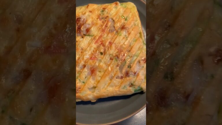 妻がホットサンドメーカーで【お好み焼き】焼く♪#Shorts