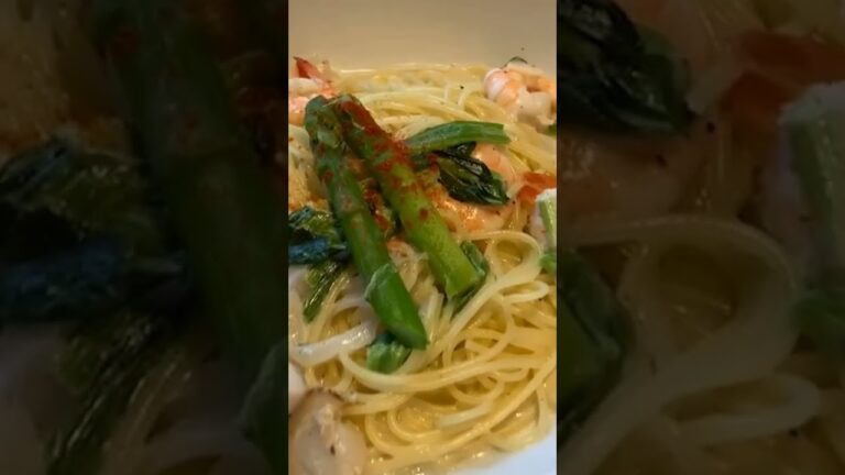 今日のディナーは、スパゲティー　東刈谷にあるじゃんご✌️っていうお店に行ってきたよスパゲティーって言ったら　じゃんご　だと思う　皆も食べに行ってみてね😁　良かったらチャンネル登録ヨロシクお願いします😺