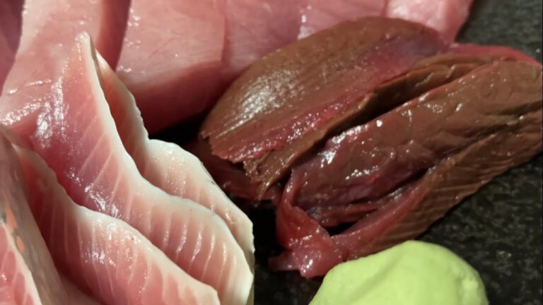 秋はスマガツオ(ヤイトカツオ)が美味い🐟🐟🍁🍁捌いて刺身やタタキ、血合いの珍しい食べ方も紹介🔪🔥