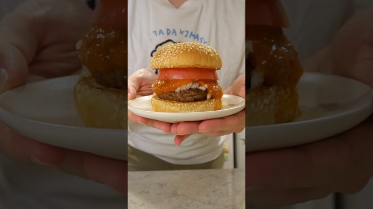 市販のミートソースをアレンジしてモスバーガーを作ってみたwww