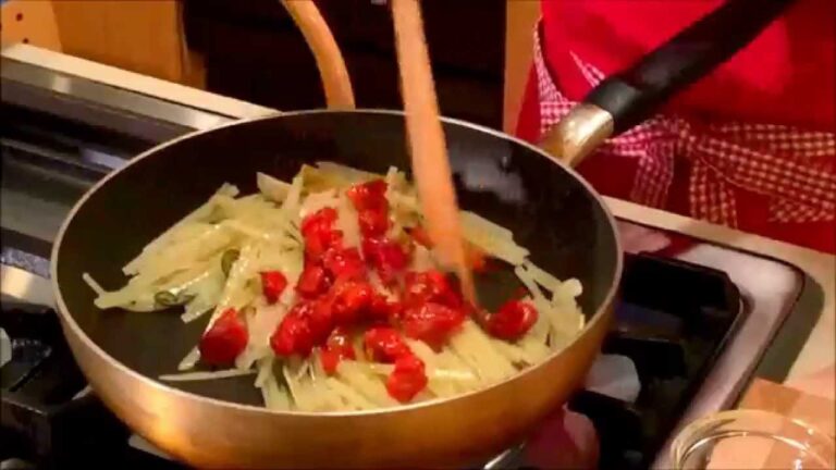 KAGOME トマト 料理レシピ　セミ ドライ トマトの炒め物