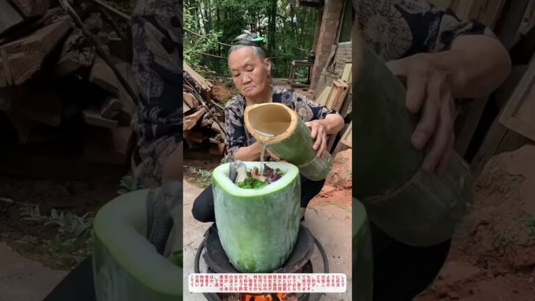 冬瓜が鍋に大変身！農家の知恵で作る絶品かぼちゃと鶏のスープ | 田舎料理