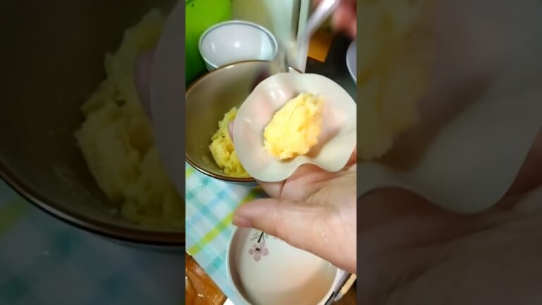 【包むシリーズ】ポテトチーズ餃子(包んで揚げるだけ) #shorts #ポテト #料理苦手 #餃子#じゃがいも