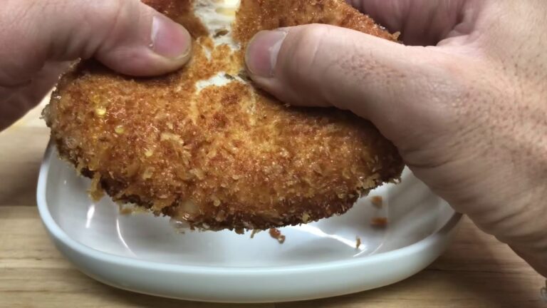揚げたてバターチキンカレーパン