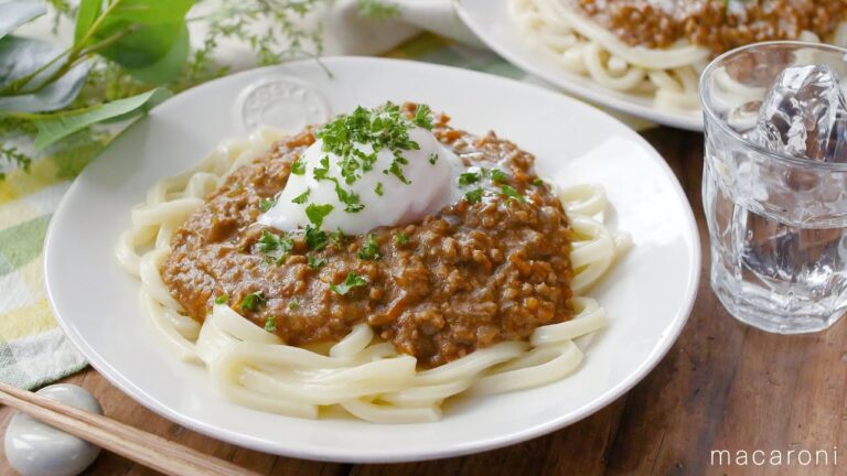 【キーマカレーうどん】火を使わず簡単！調理はレンジにおまかせ♪｜macaroni（マカロニ）