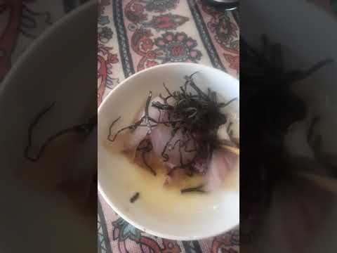 タイの刺身を塩昆布とゴマ油で頂くアレンジ料理