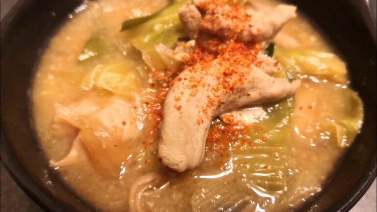 豚もつ鍋　ストウブのココットで煮込んでみた！