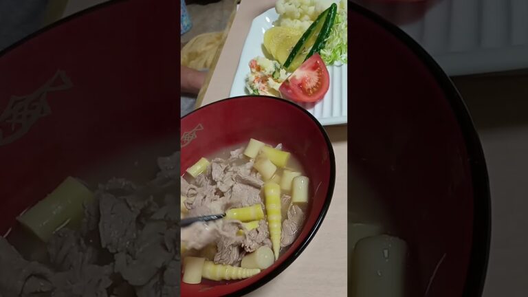 たけのこ汁だよ。家呑みその178。青森県田子町のにんにく案山子制作者でハンサムな畠山さんから頂いたにんにくの醤油漬けとらっきょう酢漬け。ちゃかしー