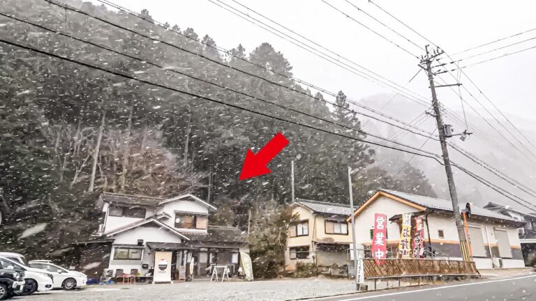 雪深い山奥にポツンと現れる“お母さん食堂の手作り弁当”が絶品すぎて常連が殺到する！