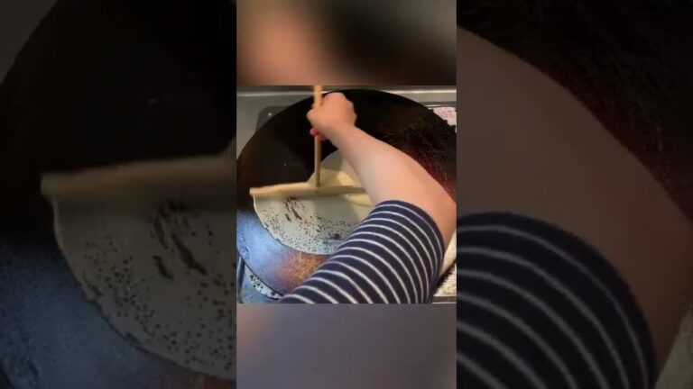 【ずっと見てられる】クレープ焼き動画1