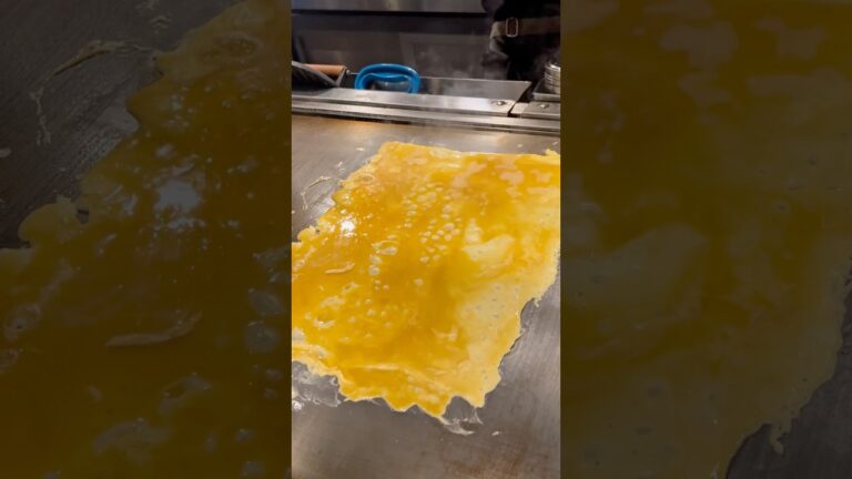 巨大鉄板で焼く豪快チーズ卵焼き #japanesefood