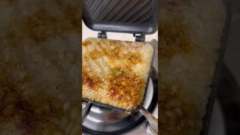 もち麦ごはんで作る。何をぶち込んでもOK！【ライスホットサンド】