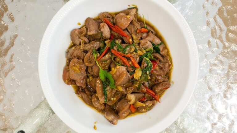 【タイ】ビールにピッタリ「鶏肝のバジル炒め」の作り方 / ผัดกระเพราเครื่องในไก่