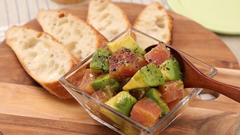 前菜にも♪アボカドとまぐろのタルタル