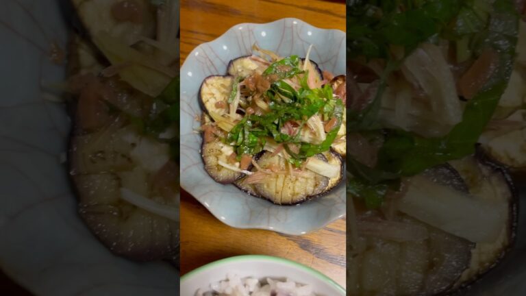 暑い季節にぴったり！薬味たっぷりナスのたたき　#自炊記録 #料理 #ナス #玉ねぎ #ツナ #みょうが #大葉 #梅干し #ポン酢 #冷やす #実家暮らし