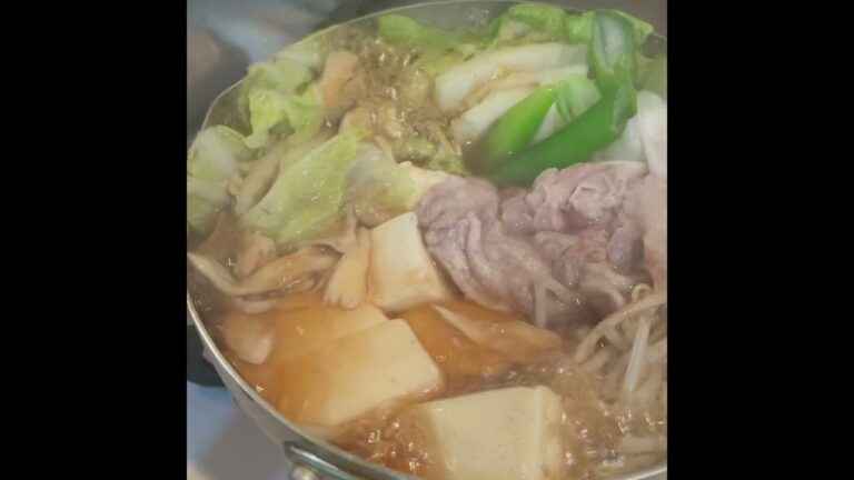 #鍋 #白菜 #豆腐#豚肉 #ネギ #モヤシ #自炊 #japan #japanesefood #nabe #cocking#きのこ
