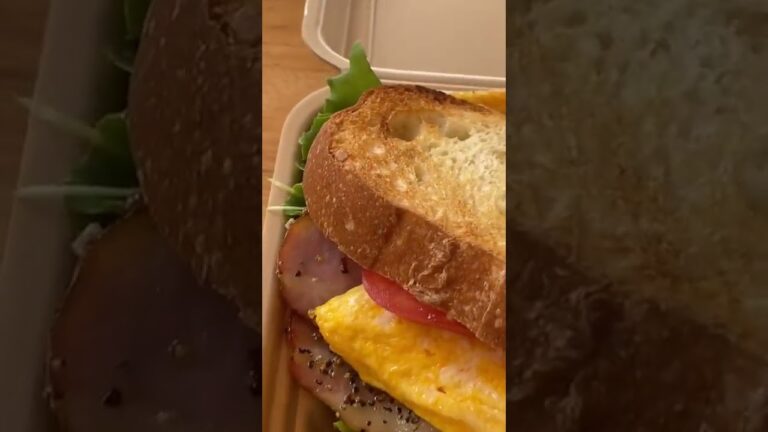 【ランチ】Natural cafe Drop in バゲットサンドベーコンオムレツ