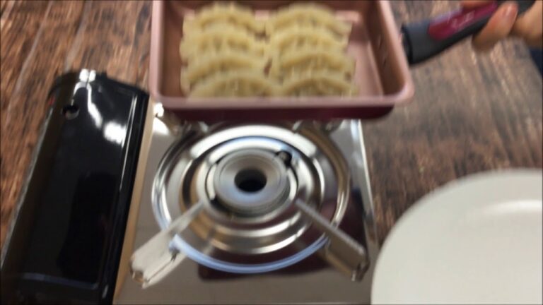 ちょい深　超軽い玉子焼器で餃子を調理