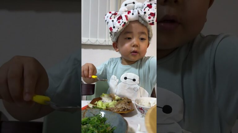 おすすめの食べ方教えるね🤍 #いいこと思いついちゃう系男子 #豚こまの梅かぼすマヨ #おかひじきのおひたし #ヒラタケとエリンギの味噌汁 #小松菜とお揚げの煮浸し #フレッシュサラダ