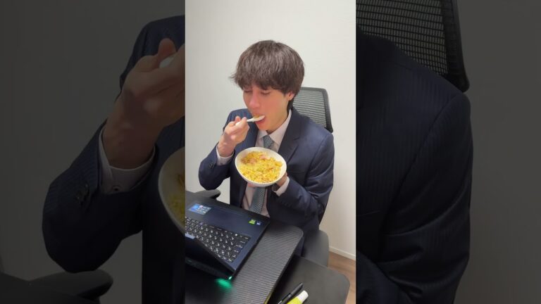 仕事中の親友の前でチャーハン作って食べさせてみたww