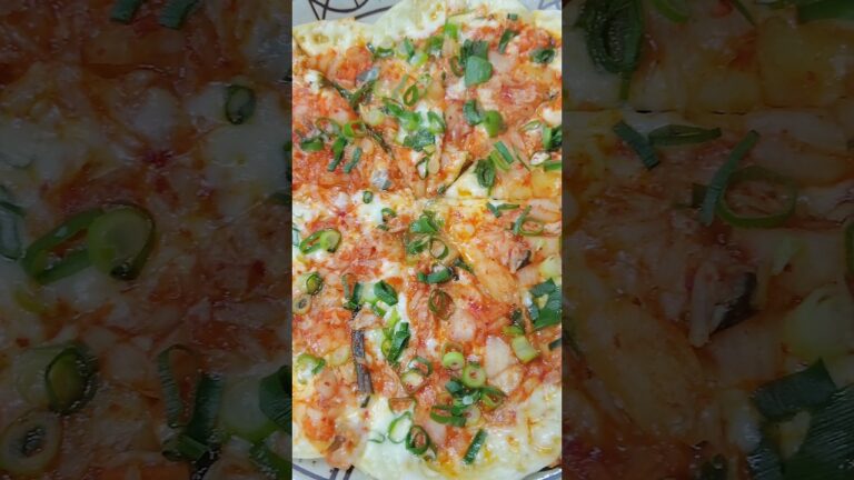 【簡単】なんちゃってキムチーズピザ #shorts