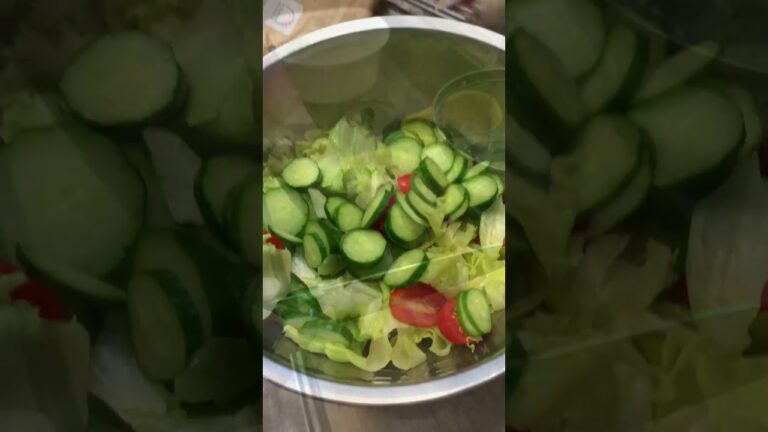 獲れたて野菜のシンプルサラダ/塩とオリーブオイルだけでたまらない味に #サラダ #イタリアン #cooking