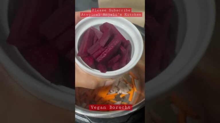 Borscht - Russian Ukraine Famous Soup #shorts #russia #ukraine #vegan #youtubeshorts #borscht