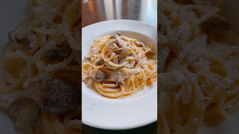 コンフンギ(キノコたっぷりクリームパスタ)