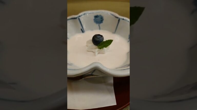 【なだ万】今月のデザートはイチゴミルクプリン　2022年3月11日