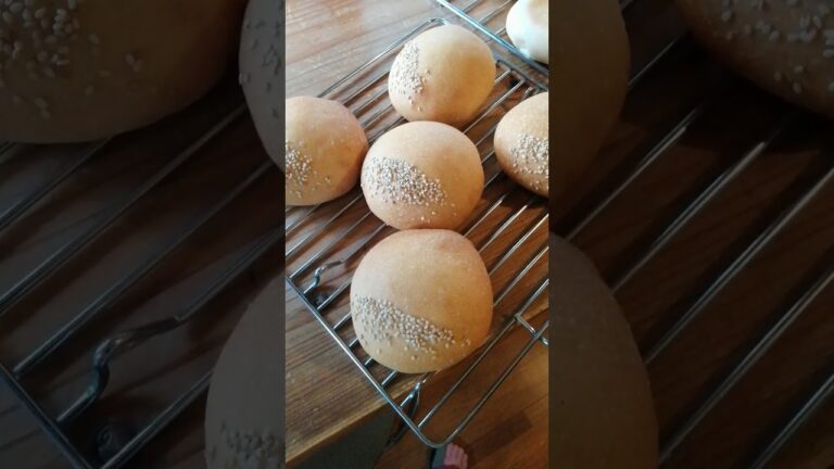 栗の渋皮煮入りパン　栗ちゃん　自家製酵母　パンと器の店ぱおぱお