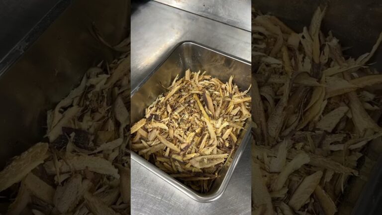 くら出汁は毎日お店で手作りです。
