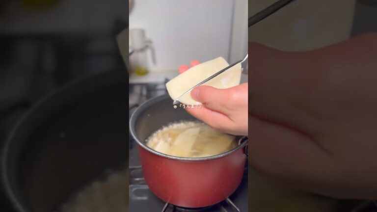 餃子の皮消費🥟/満足感がすごい ごくごく飲めるぎょうざスープ🥣#料理 #簡単レシピ #cooking #レシピ #餃子の皮 #晩ごはん #自炊 #献立