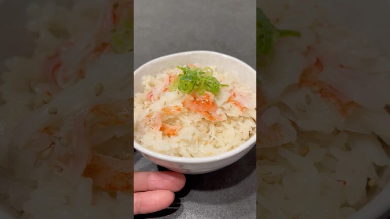 炊飯器入れるだけ/【カニカマ炊き込みご飯】レシピ詳細は↓↓↓