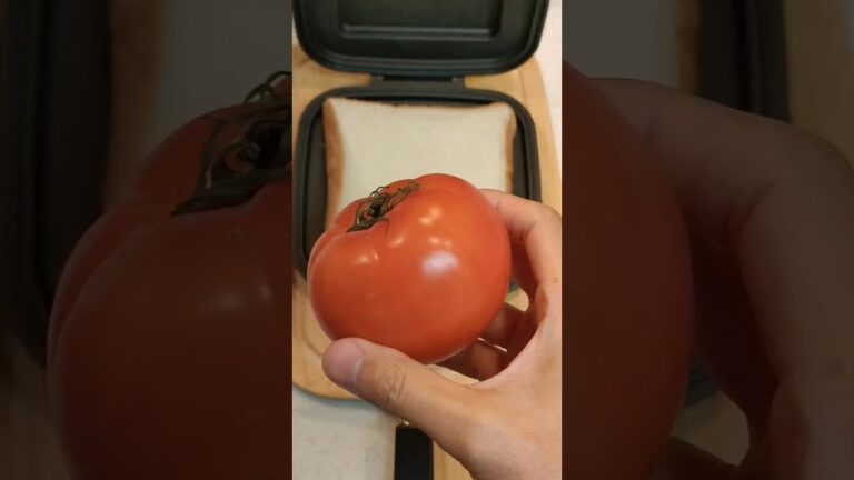 【簡単】【おいしい】ホットサンド　トマト　と　たっぷりチーズ　耳までカリカリホットサンドのご案内