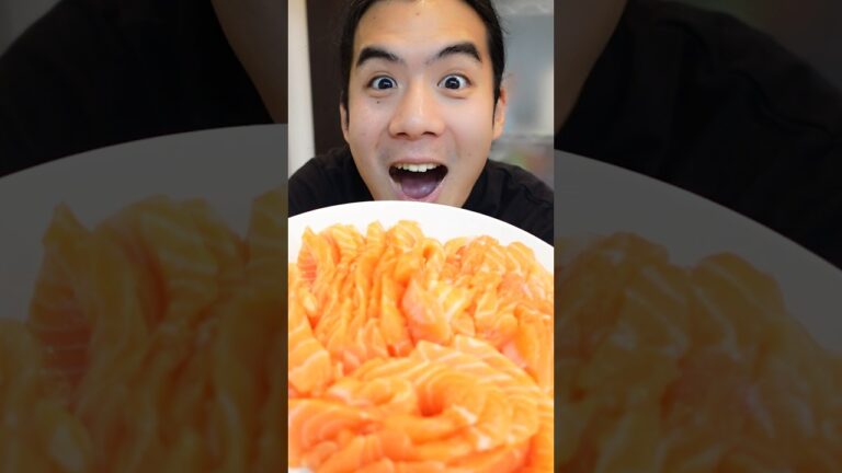 Big Salmon Sashimi🥢🤤🤤🤤 / コストコの巨大サーモンを豪快に刺身にして食べてみた！！