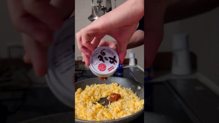 【焼鳥の缶詰で10分で作る】簡単爆速！焼鳥炒飯 #簡単レシピ #レシピ動画 #料理動画 #料理 #food #クラシル #クックパッド #レシピ #料理男子 #炒飯 #缶詰レシピ #チャーハン