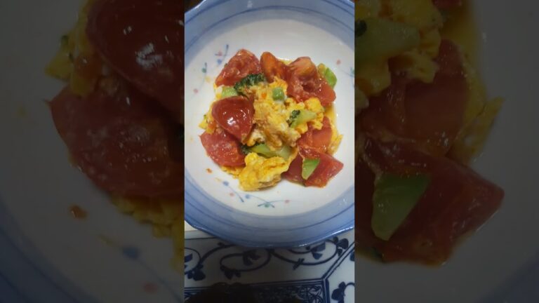 20230509 171336  「我が家の夕食」　定番ぶりの照り焼き・トマトとブロッコーリーの卵炒め・残り物サラダ　です。