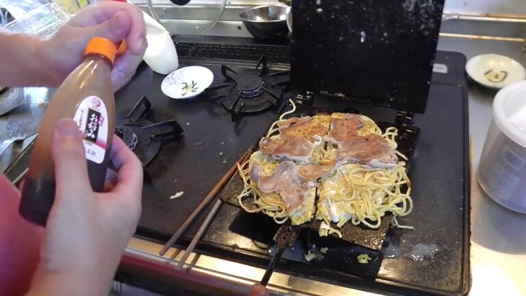 イカ焼き機で焼きそばプレス