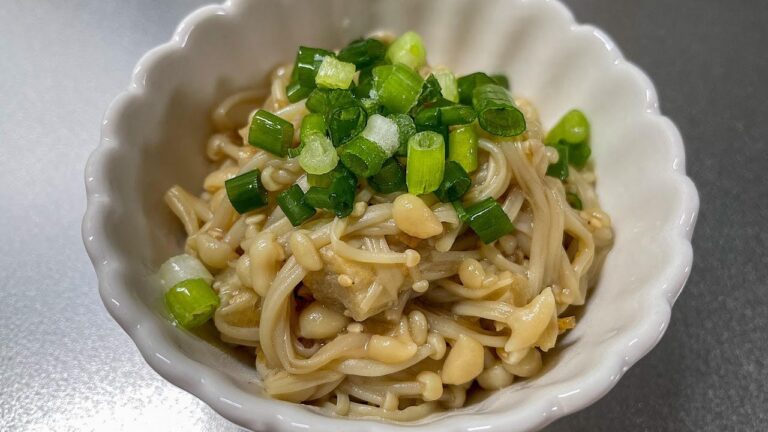 【5分で完成】レンジで簡単！やみつき「えのきナムル」 |  一人暮らしにもおすすめ副菜レシピ