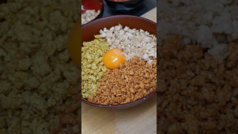 三色鶏そぼろ丼