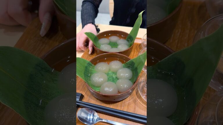 3種類のきな粉で味わうぷるぷるわらび餅🍃 #japanesefood