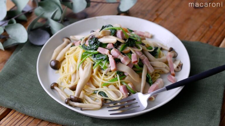 【たっぷりきのことほうれん草の和風パスタ】だしとしょうゆで手軽ながら奥深い味わい♪