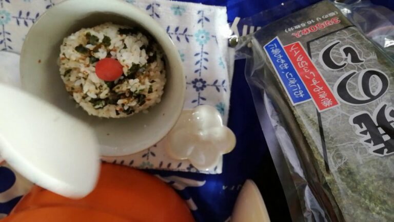 ④-1 お茶碗使っておにぎり作る