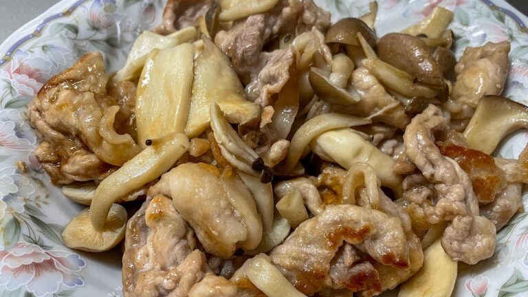 【料理初心者】豚バラときのこのオイスターソース炒め