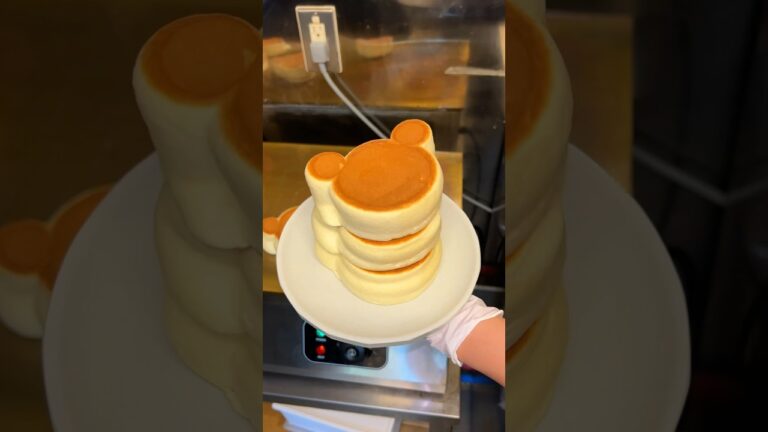 くまさんの3段パンケーキ！口の中でシュワっと消える新食感！名古屋にある「カフェロブ名東店」くまさんパンケーキ（プレーン）780円#名古屋グルメ #japanesefood #japantravel