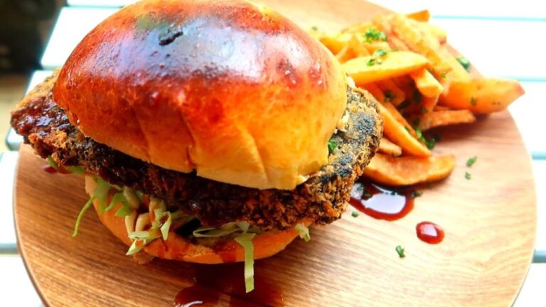 【マンガ飯】紺田照の合法レシピから漆黒カツバーガーを再現してみた