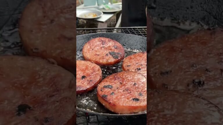 キャンプ定番メシ！ソーセージステーキ！#camp #camping #キャンプ #焚き火 #camplife #ソーセージ ＃ソーセージステーキ　#sausage